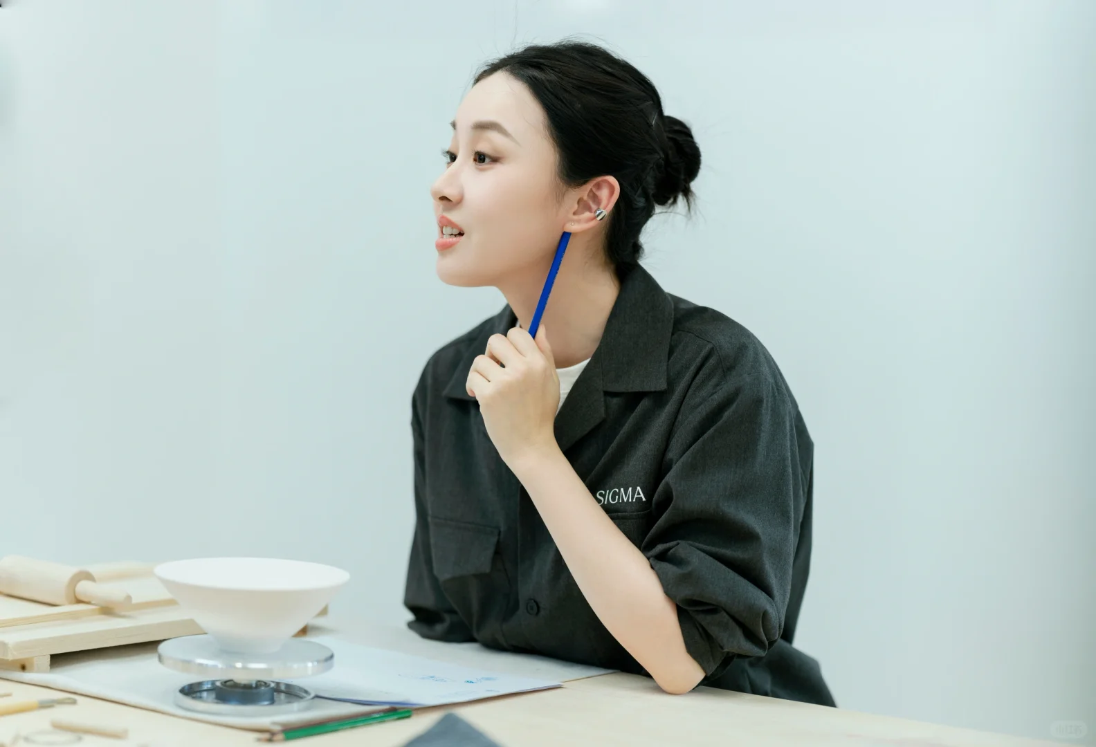 PE展会： 适马展台的模特好美呀