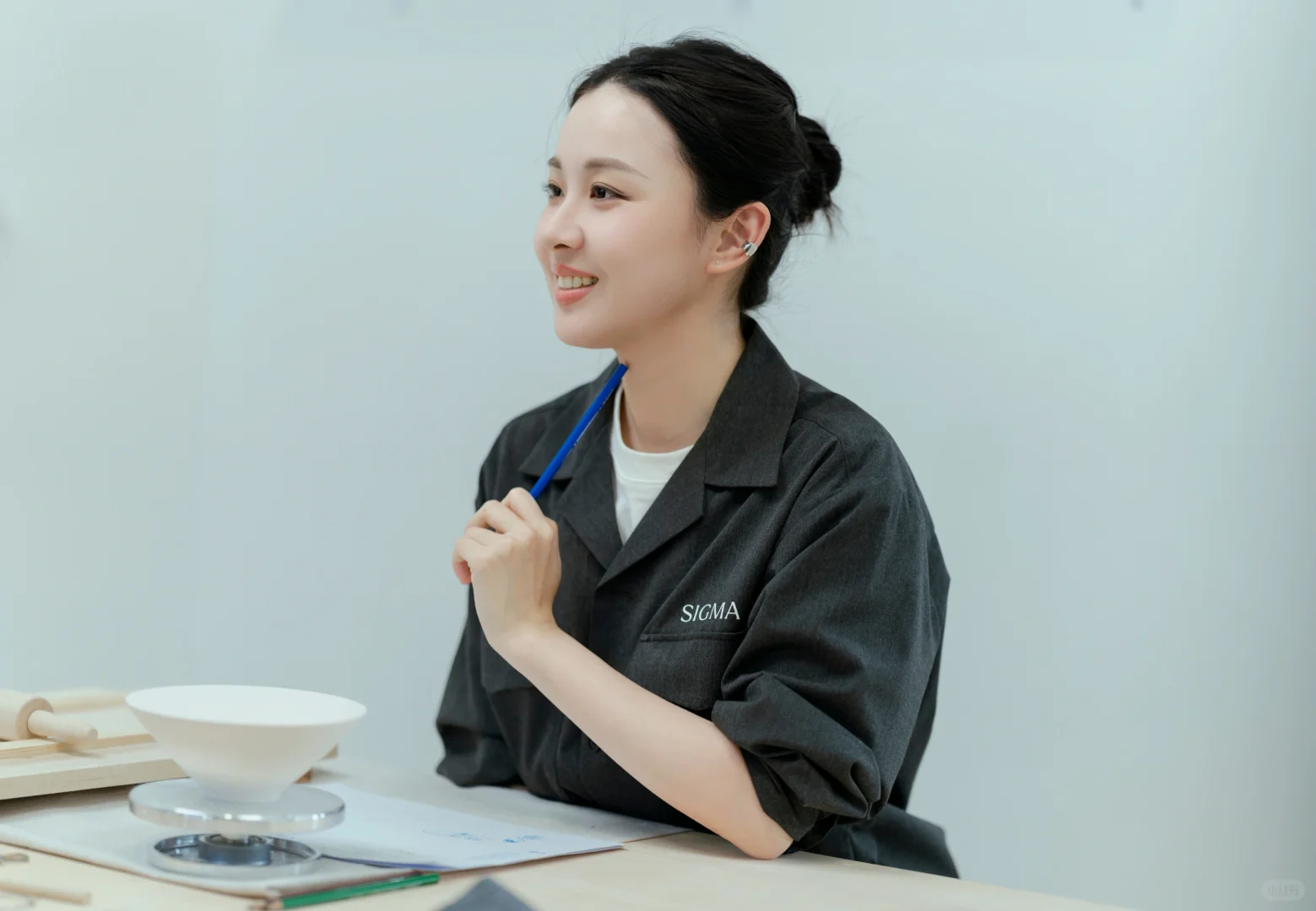 PE展会： 适马展台的模特好美呀
