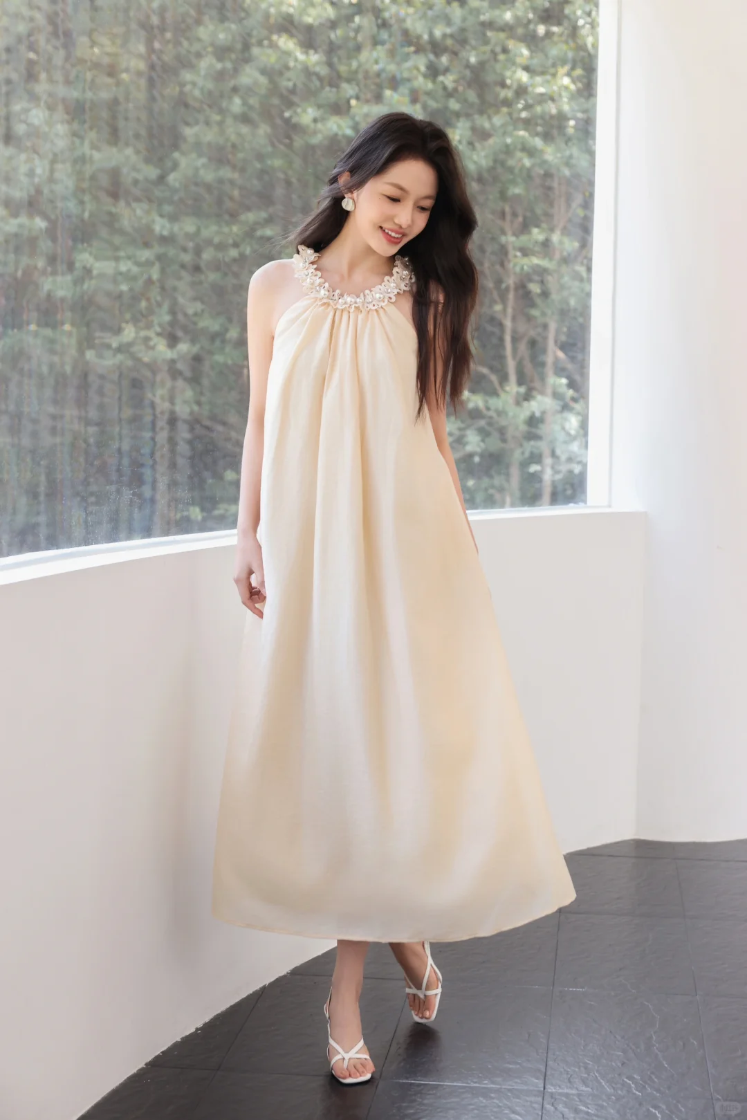 女团感松弛感法式碎花连衣裙拍摄