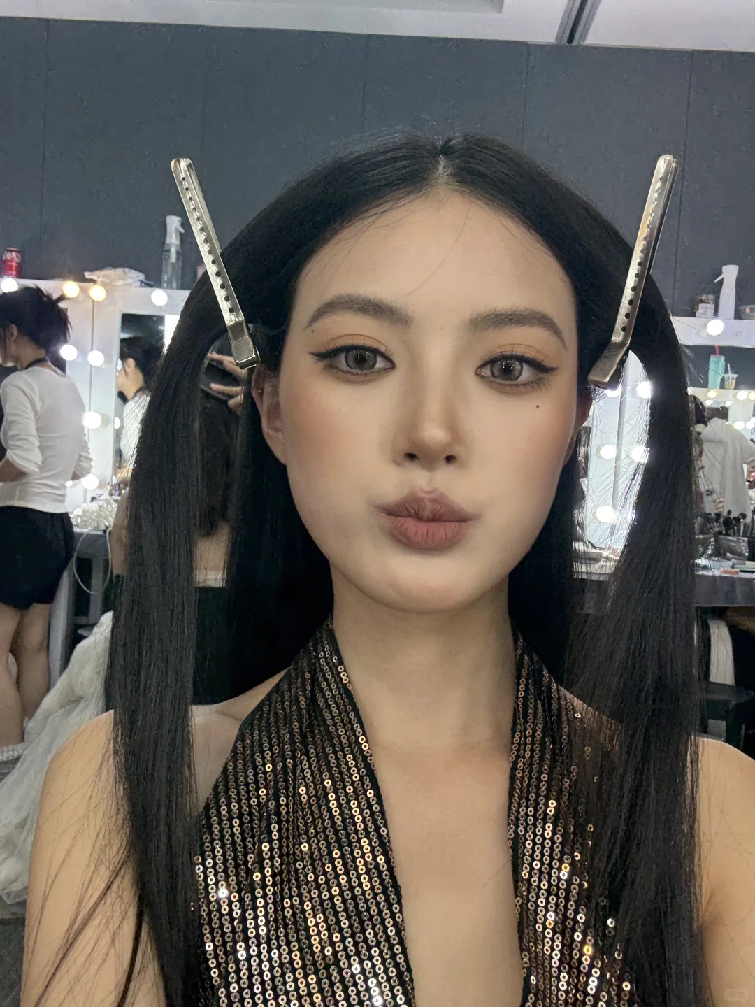 300一天的妆面模特/