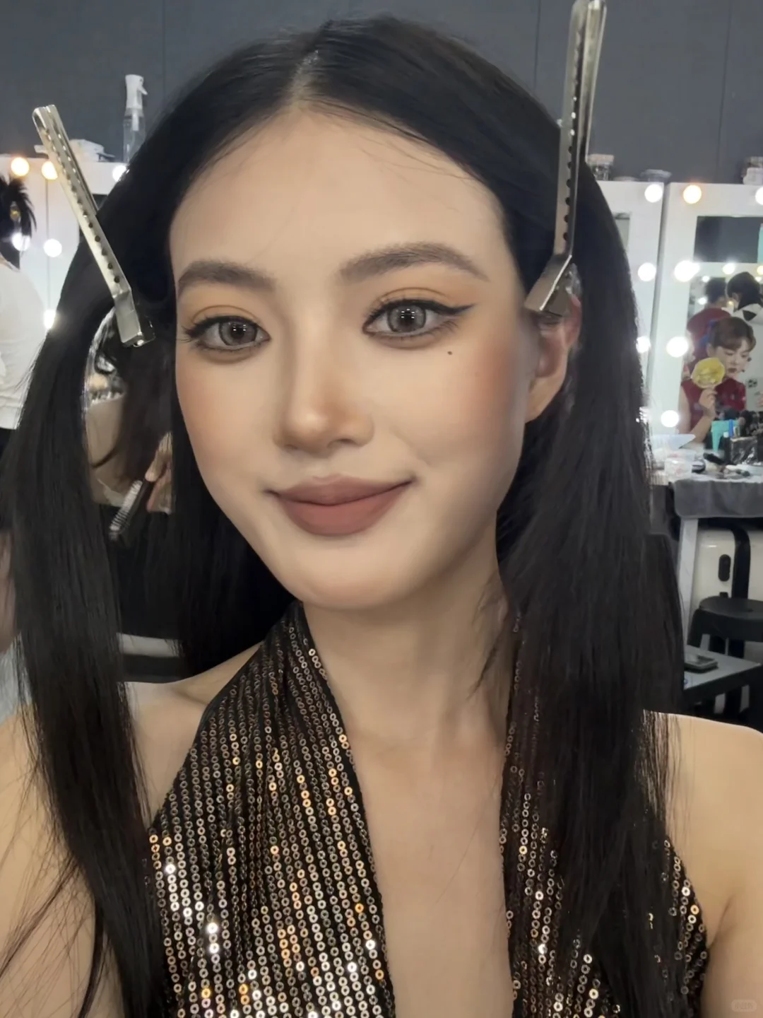 300一天的妆面模特/