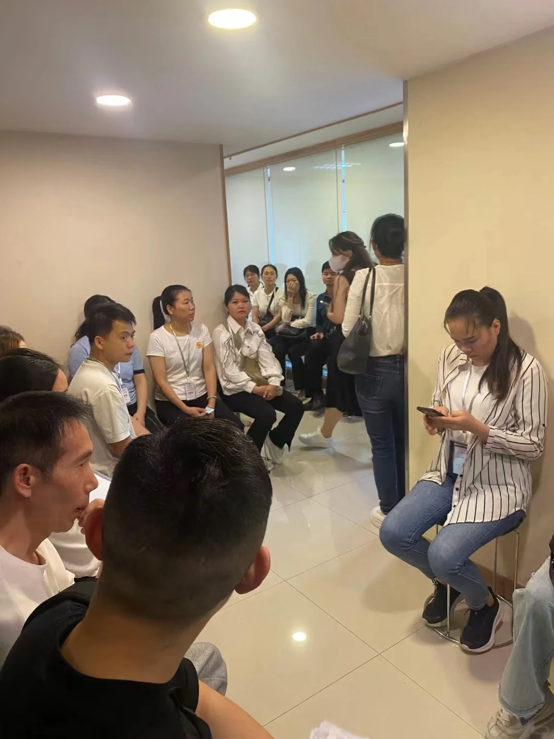 面试现场真的是太多人参加了！