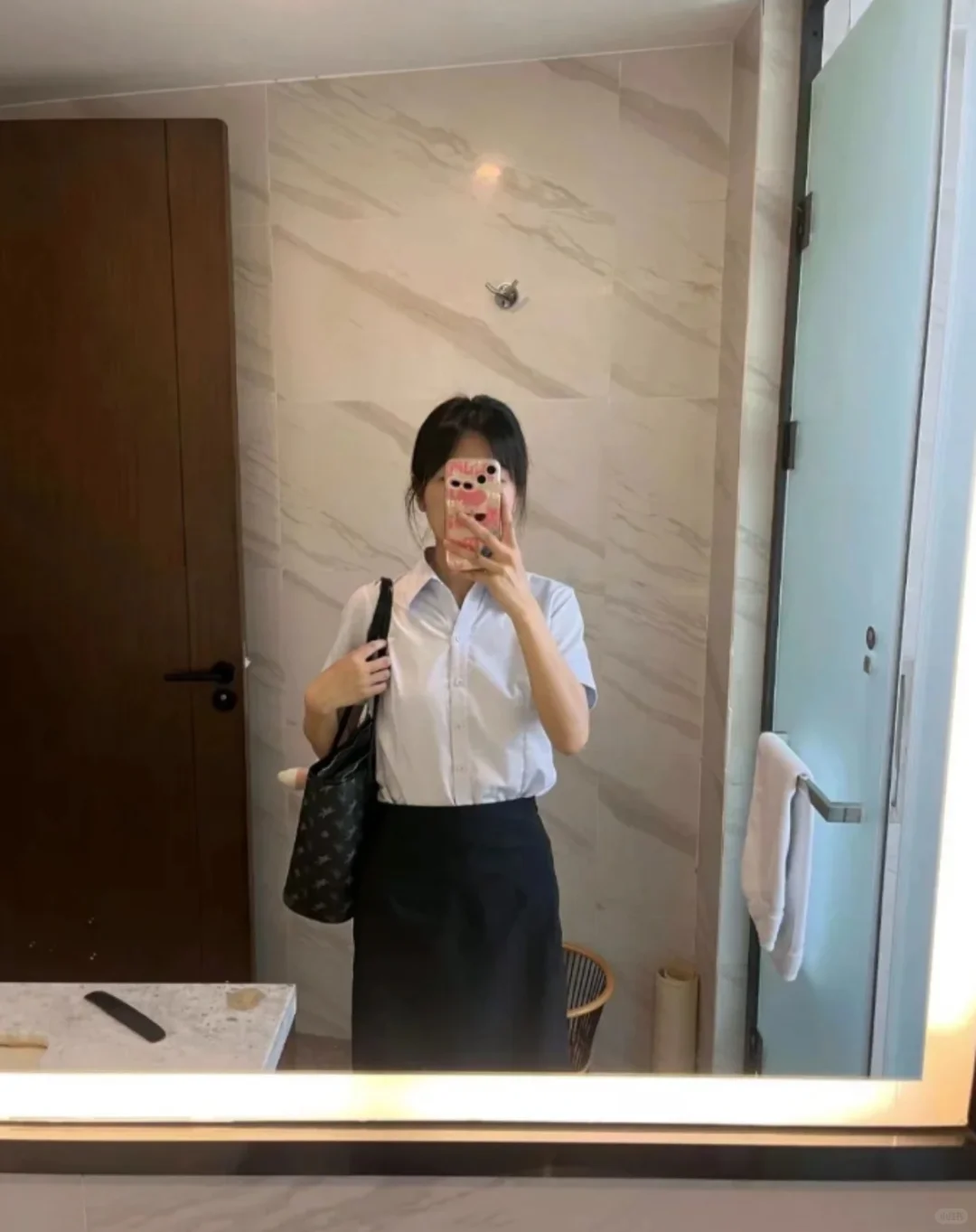 参加法检面试的时候,有个女生直接开口跪