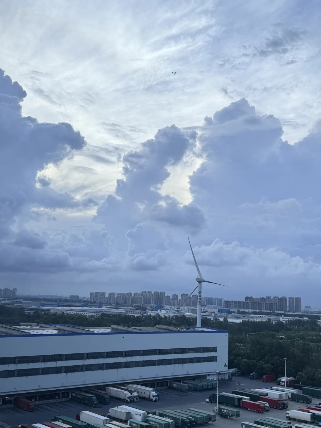 钱包紧张吗，工作难找吗