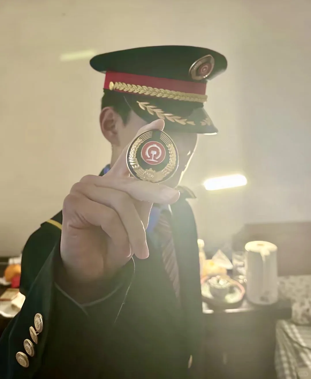 ?广铁乘务员招人，男女不限！