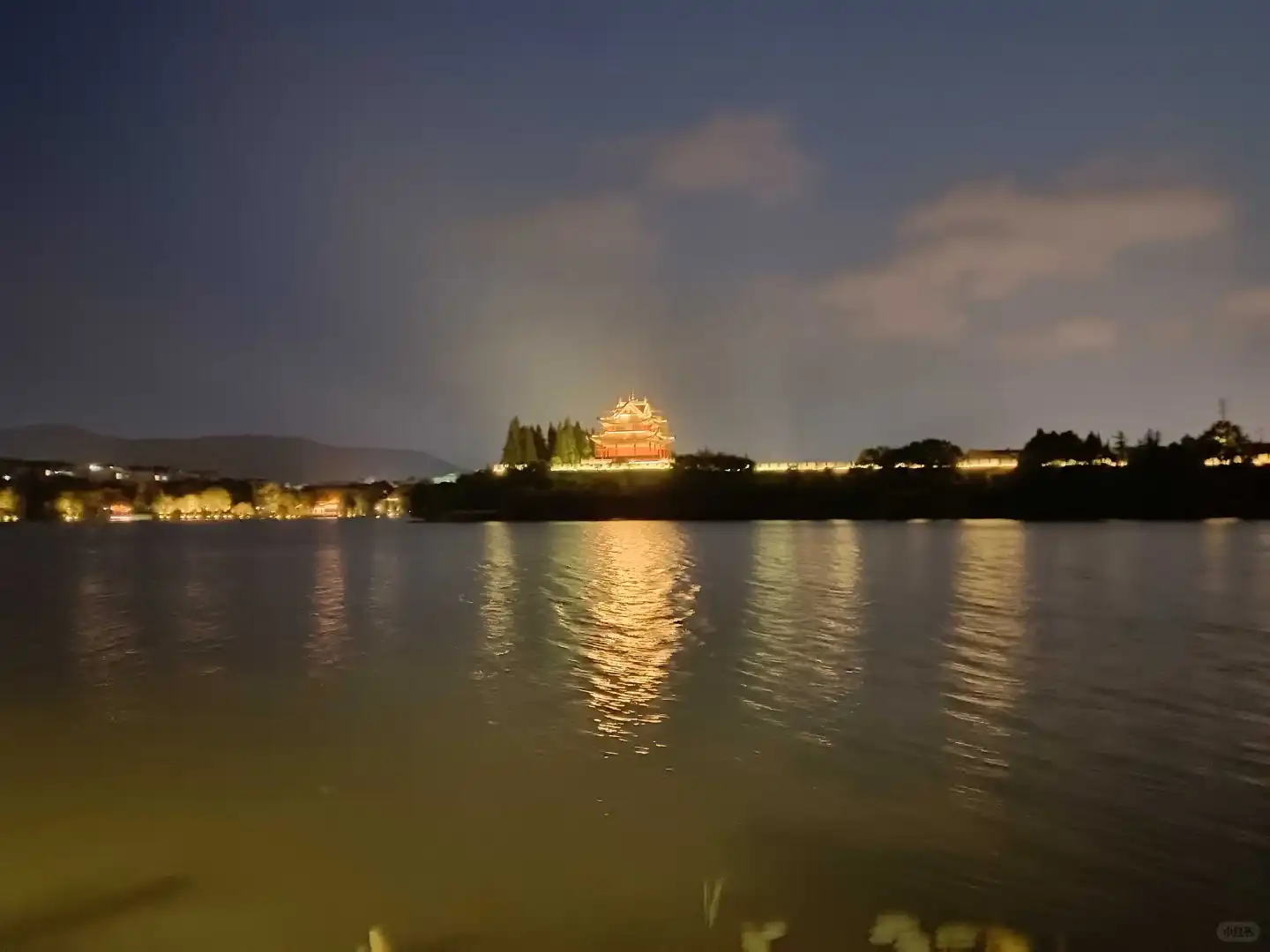 襄阳急招服务员 前台小姐姐