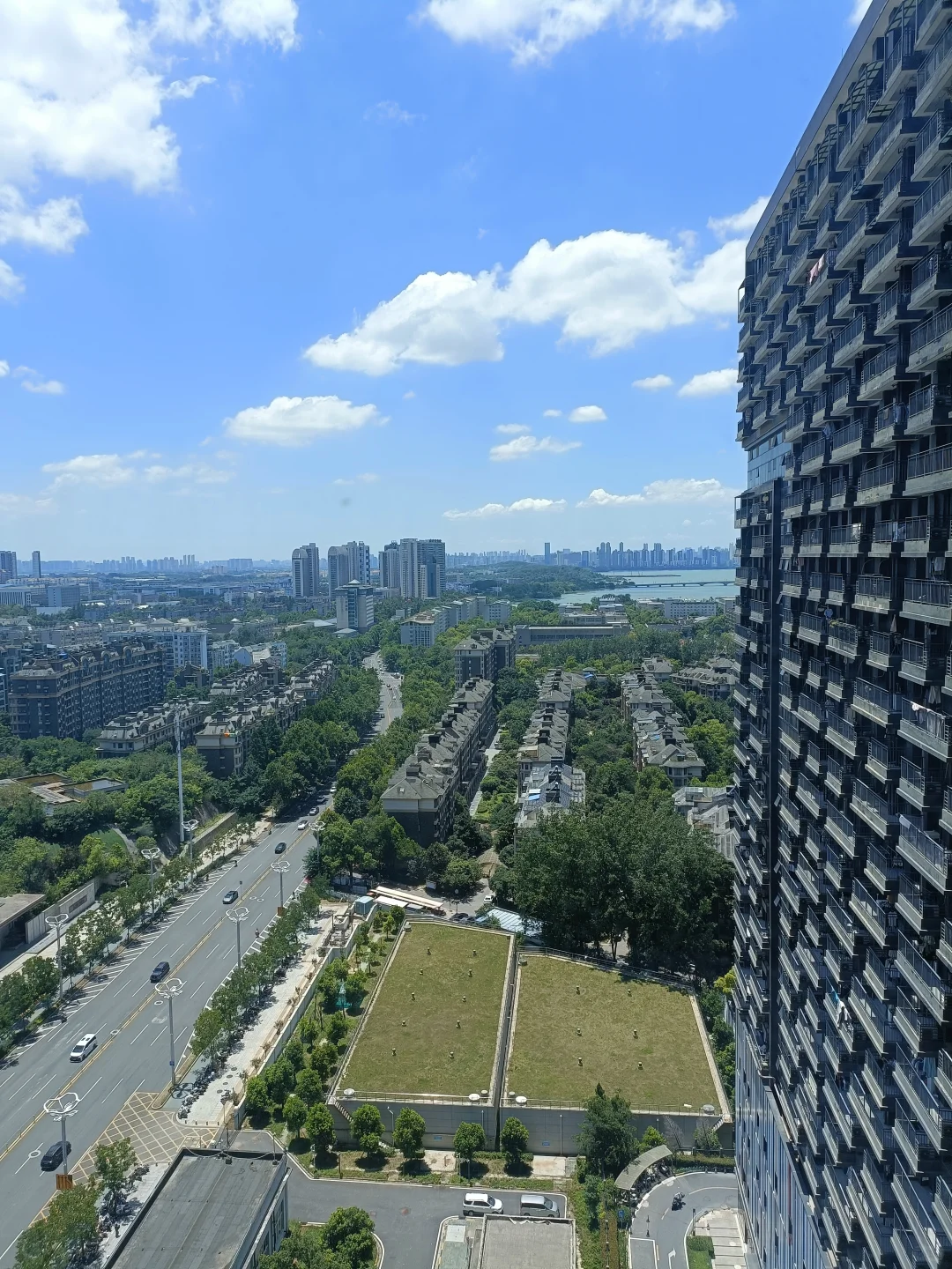 爆!武汉双休➕五险一金的高薪工作谁在上?