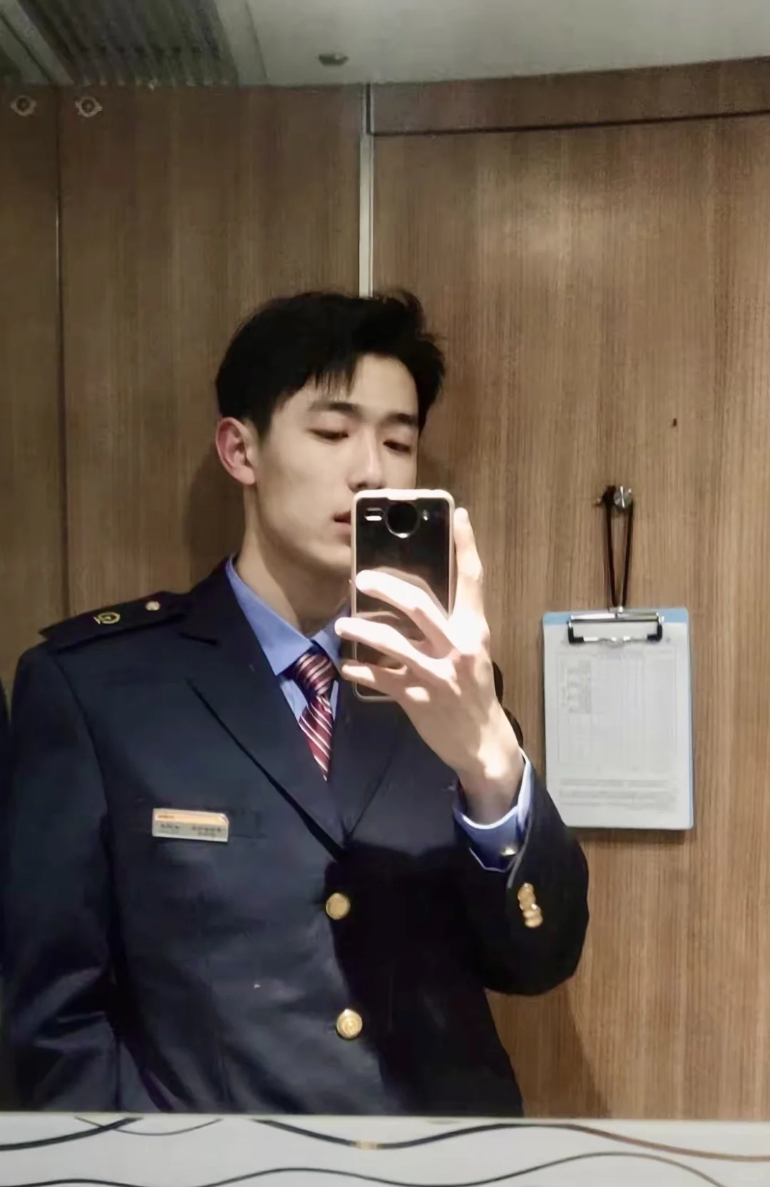 ?广铁乘务员招人，男女不限！