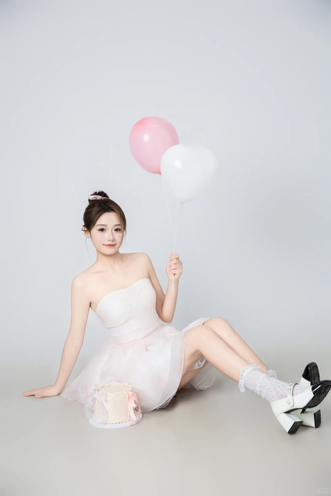 05女大学生第一次做模特就赚了3k