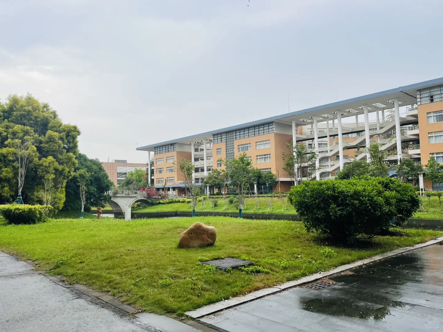 广东外语外贸大学直招!