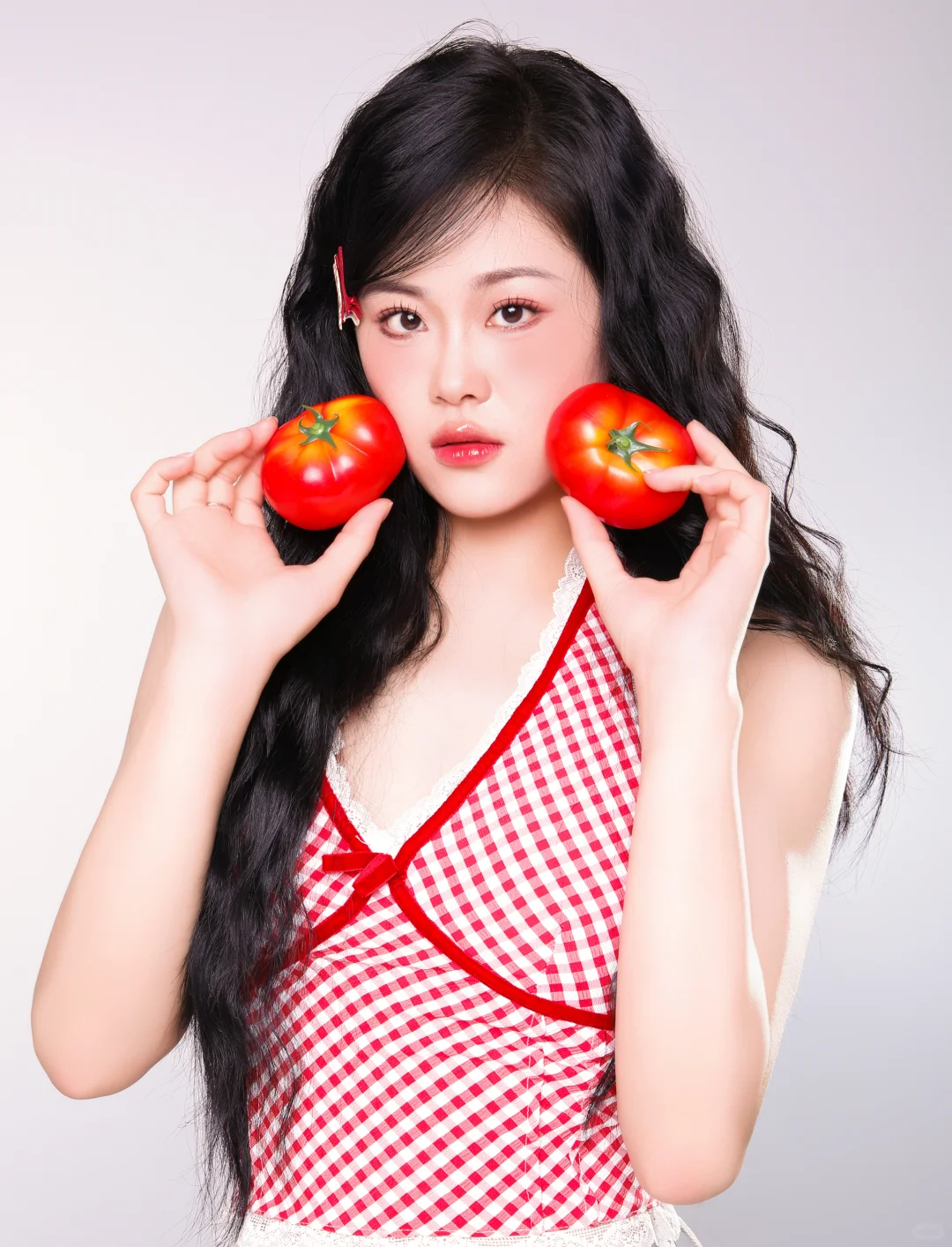 最近很火?的番茄女孩写真 在内江也能拍到