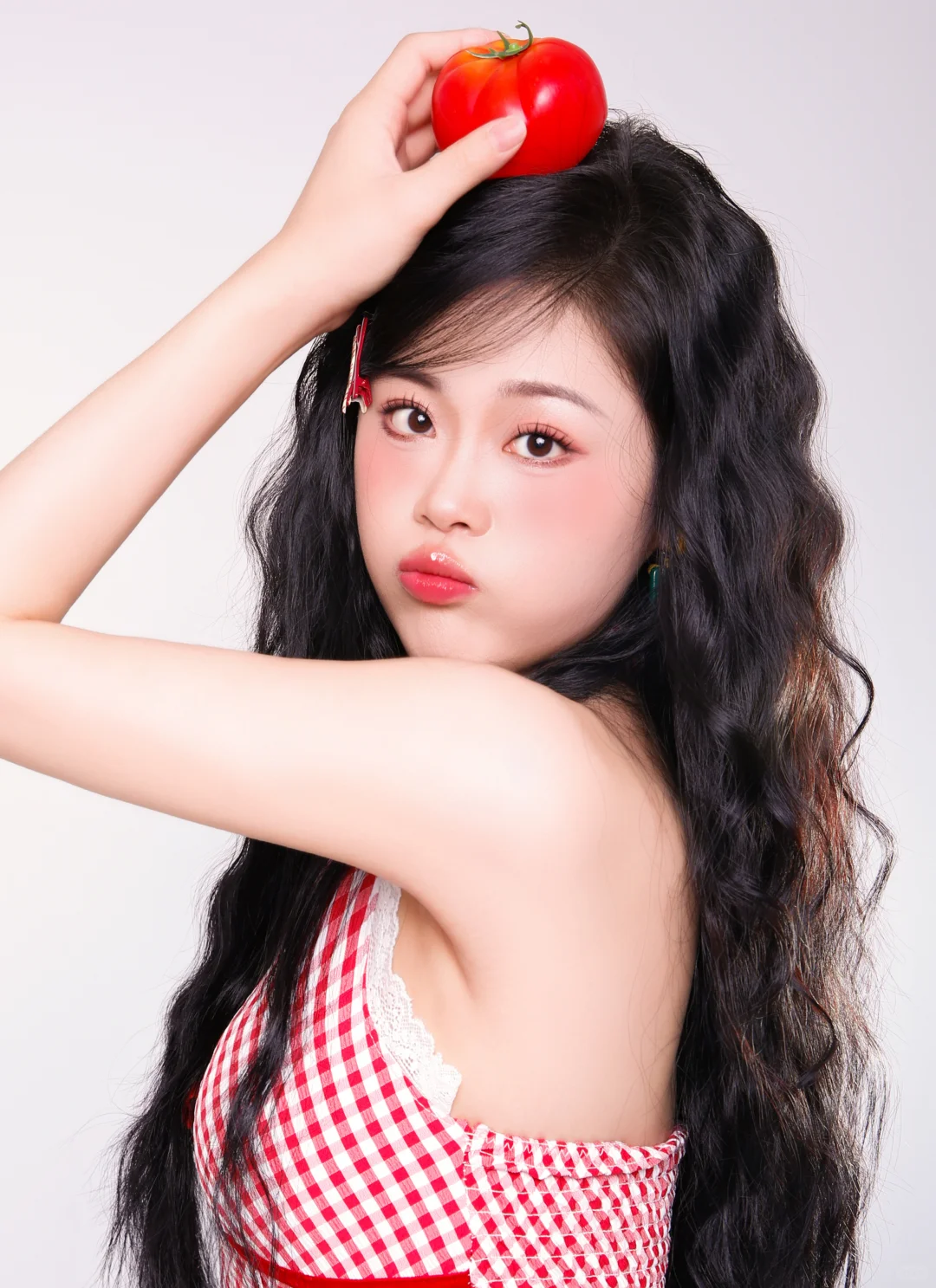 最近很火?的番茄女孩写真 在内江也能拍到