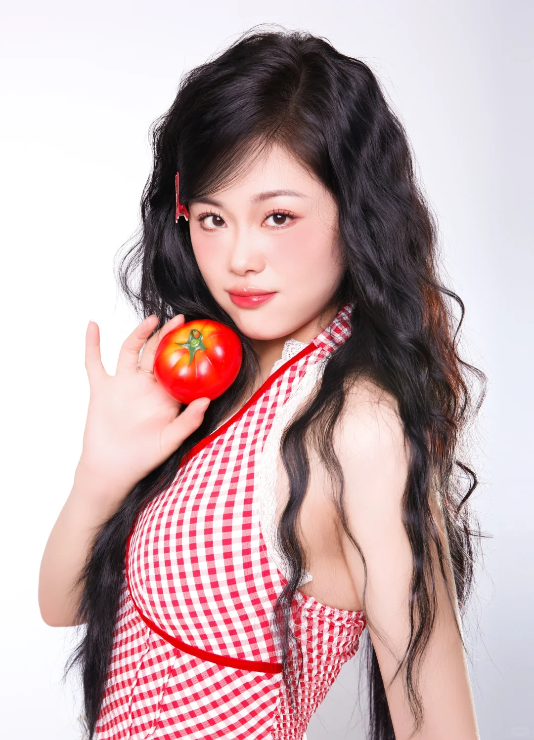 最近很火?的番茄女孩写真 在内江也能拍到
