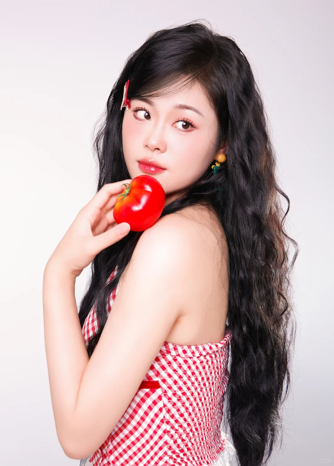 最近很火?的番茄女孩写真 在内江也能拍到