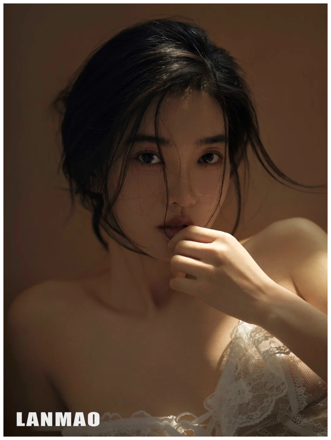 轻私房系列 | 少女的温柔都藏在朦胧的闺房