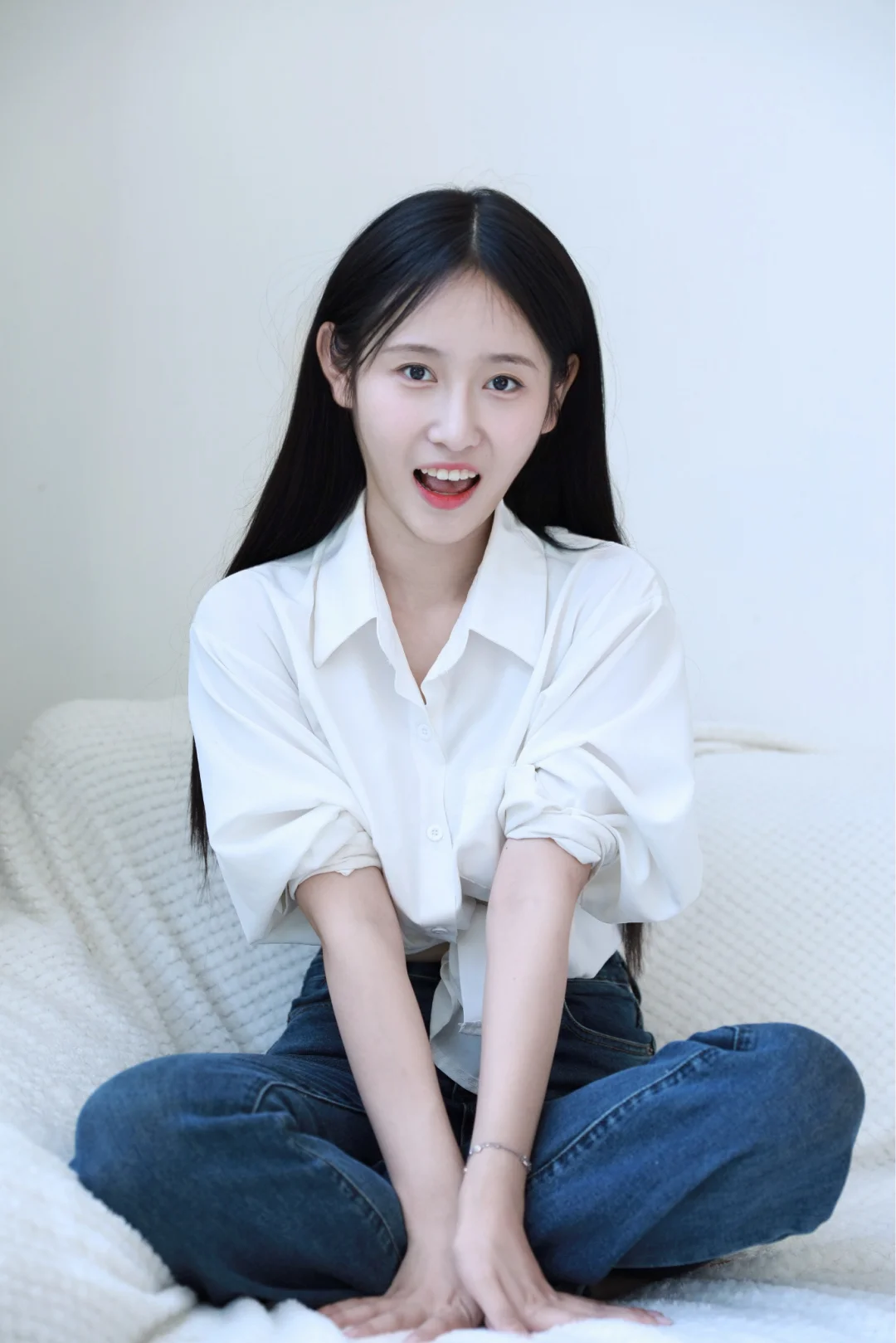 零成本!客厅沙发也能拍绝美Casting照
