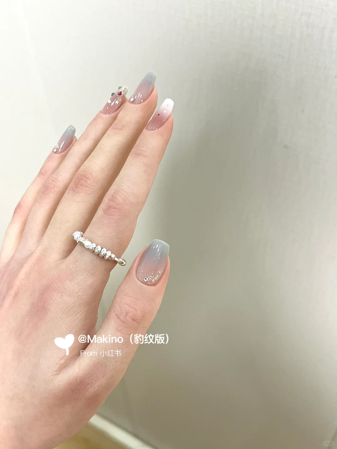 Nail?纯欲感小清新渐变波点美甲低调显白哦