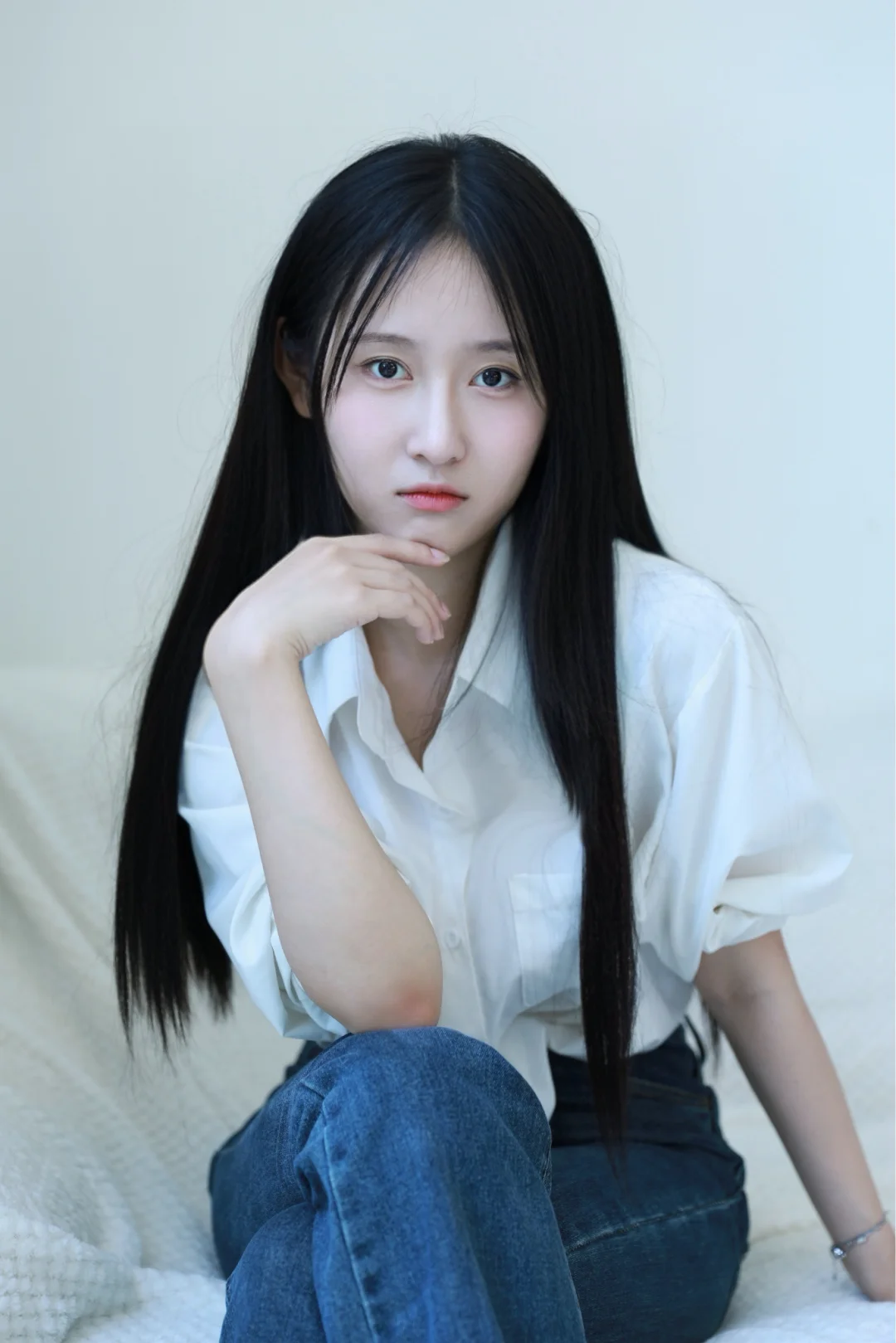 零成本!客厅沙发也能拍绝美Casting照