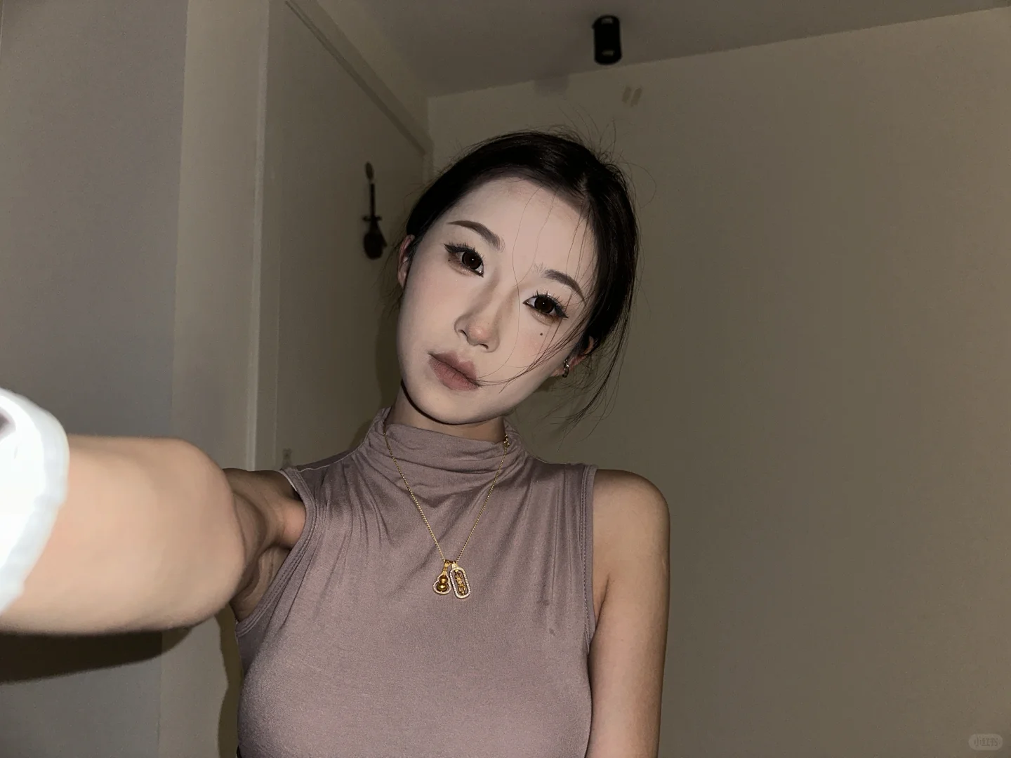 求看到底是妆面模特还是服装模特呢