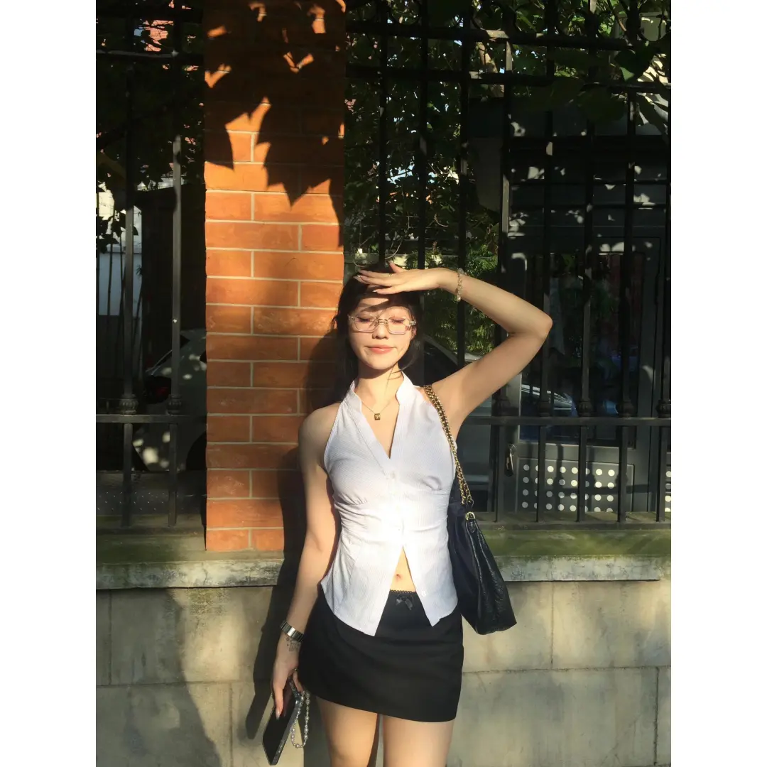 纯欲辣妹无袖条纹衬衫女夏季小众设计感衬衣