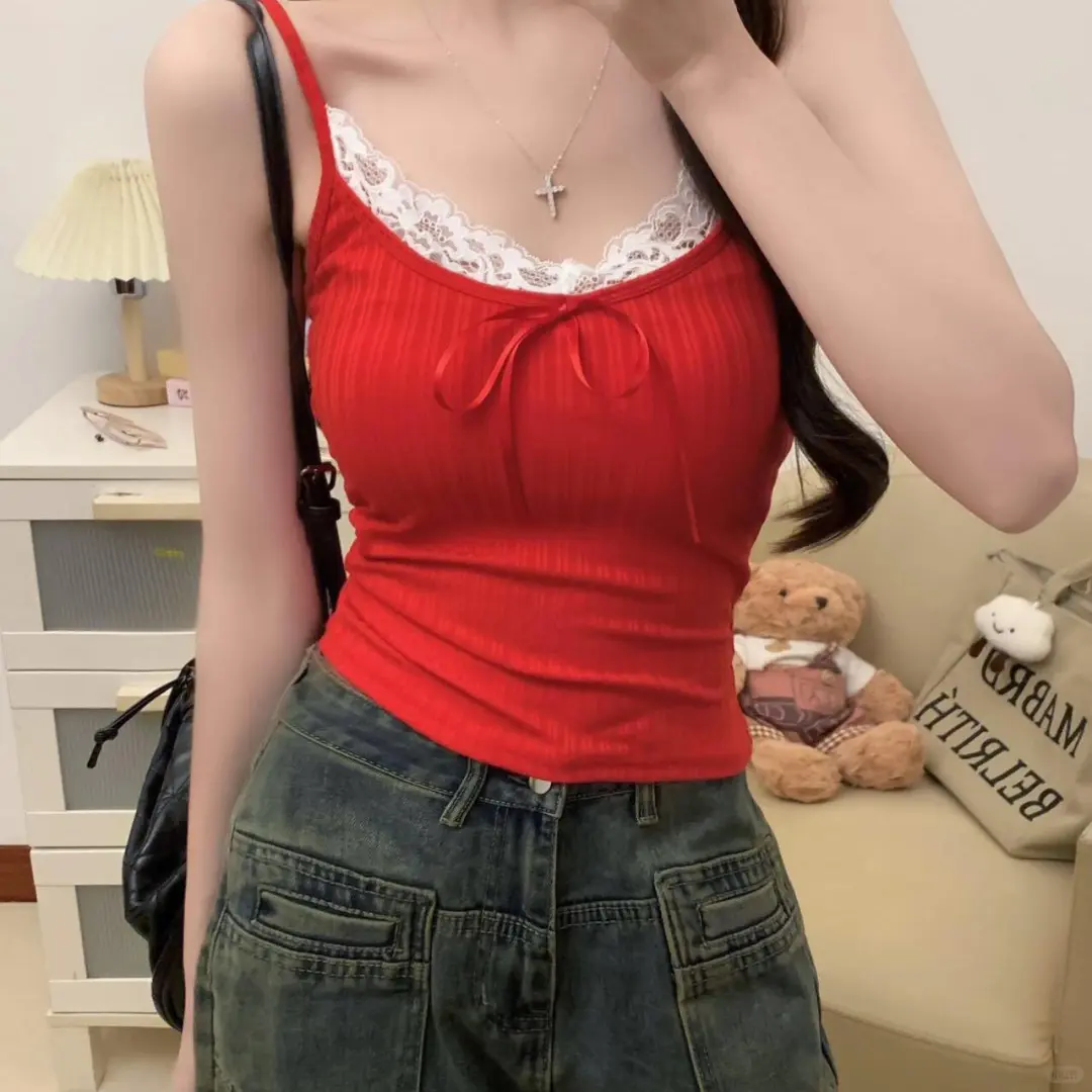纯欲露背 解锁夏日辣妹风