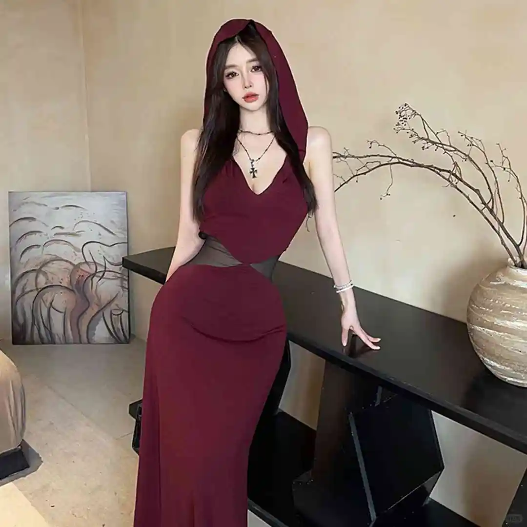 暗黑系纯欲风露背长裙，夏日心动之选