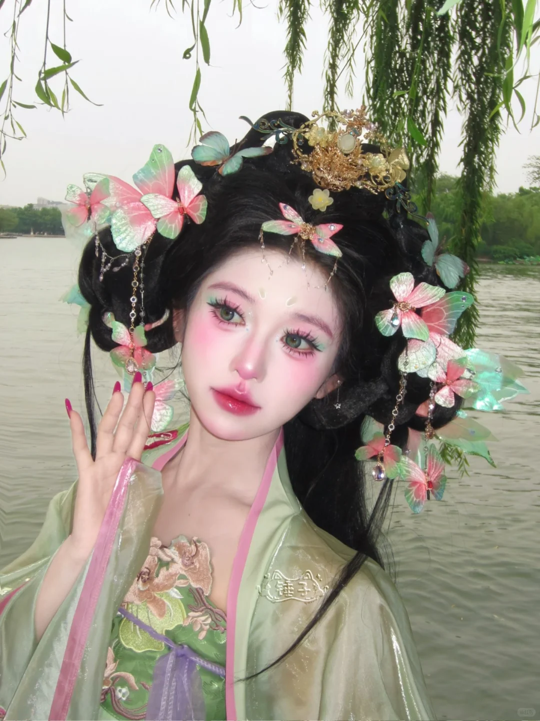 汉服模特演出一天_?佰~