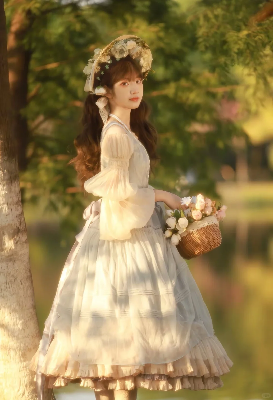 小湖边拍到的法式少女~?邯郸