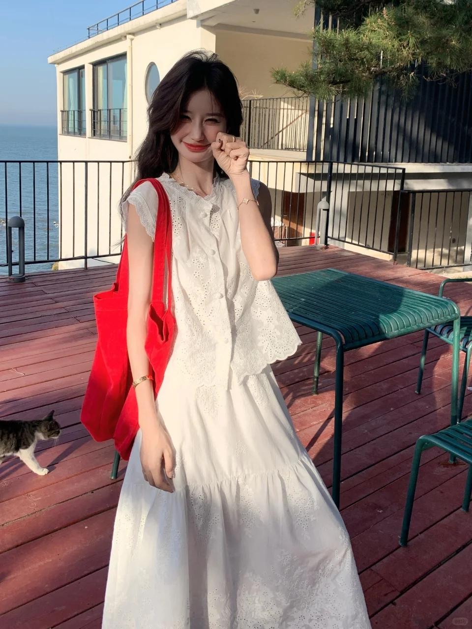 ?纯欲天花板，白裙套装