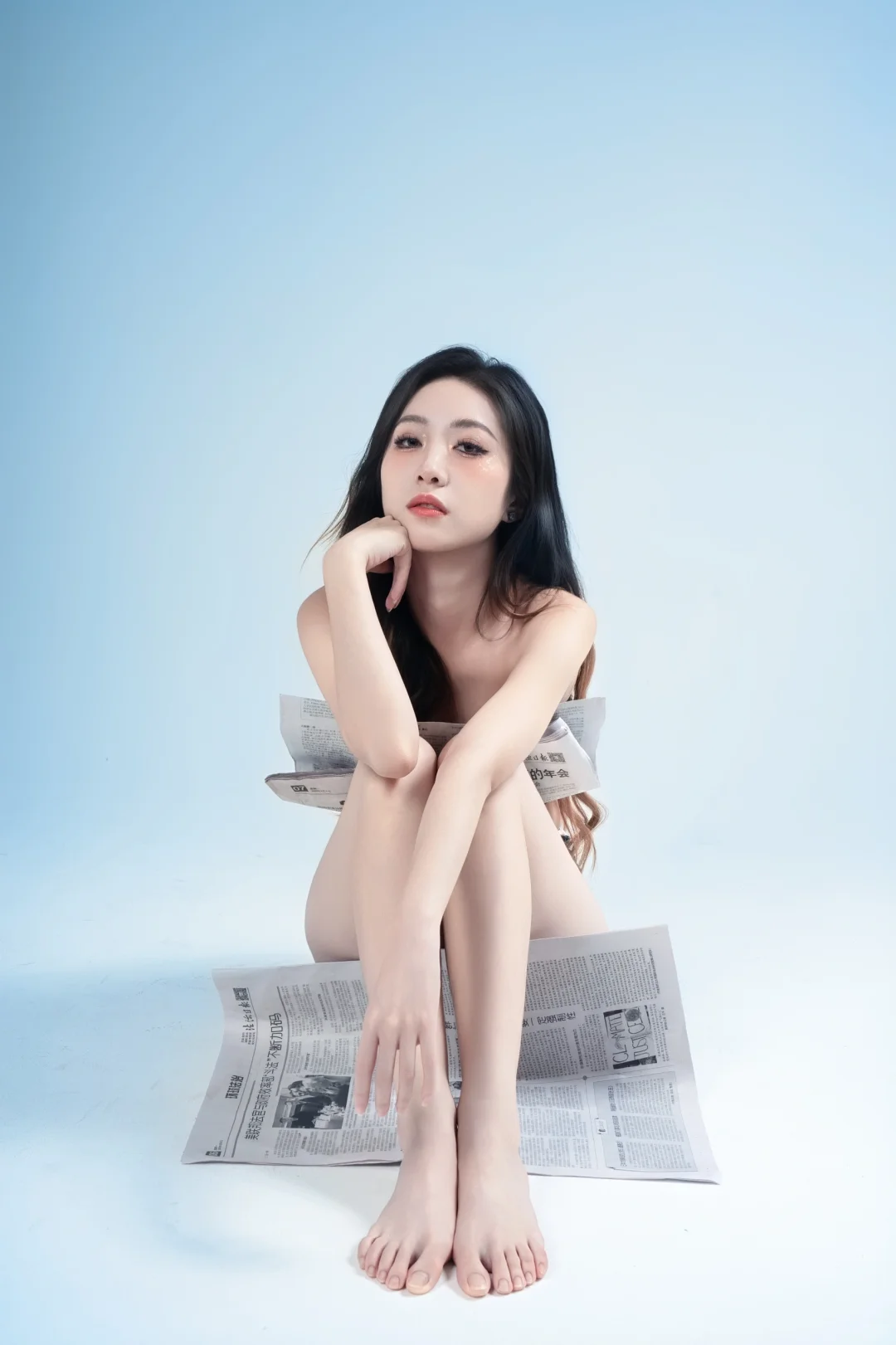 辣妹写真?一张报纸就能快速出片