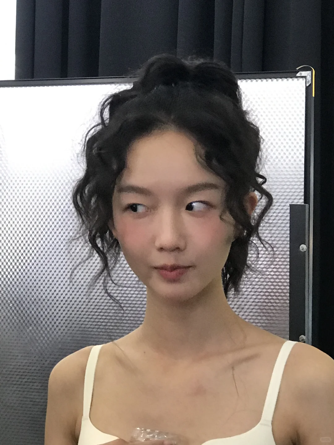 哎?骗人的吧?这么可爱的女孩子……