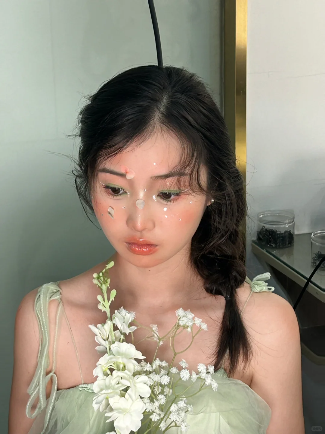 找化妆模特