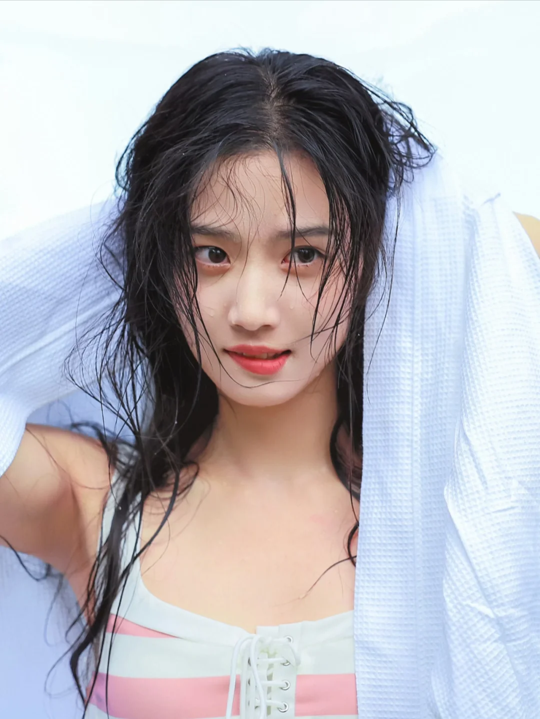 卢昱晓夏日纯欲风,甜妹天花板!