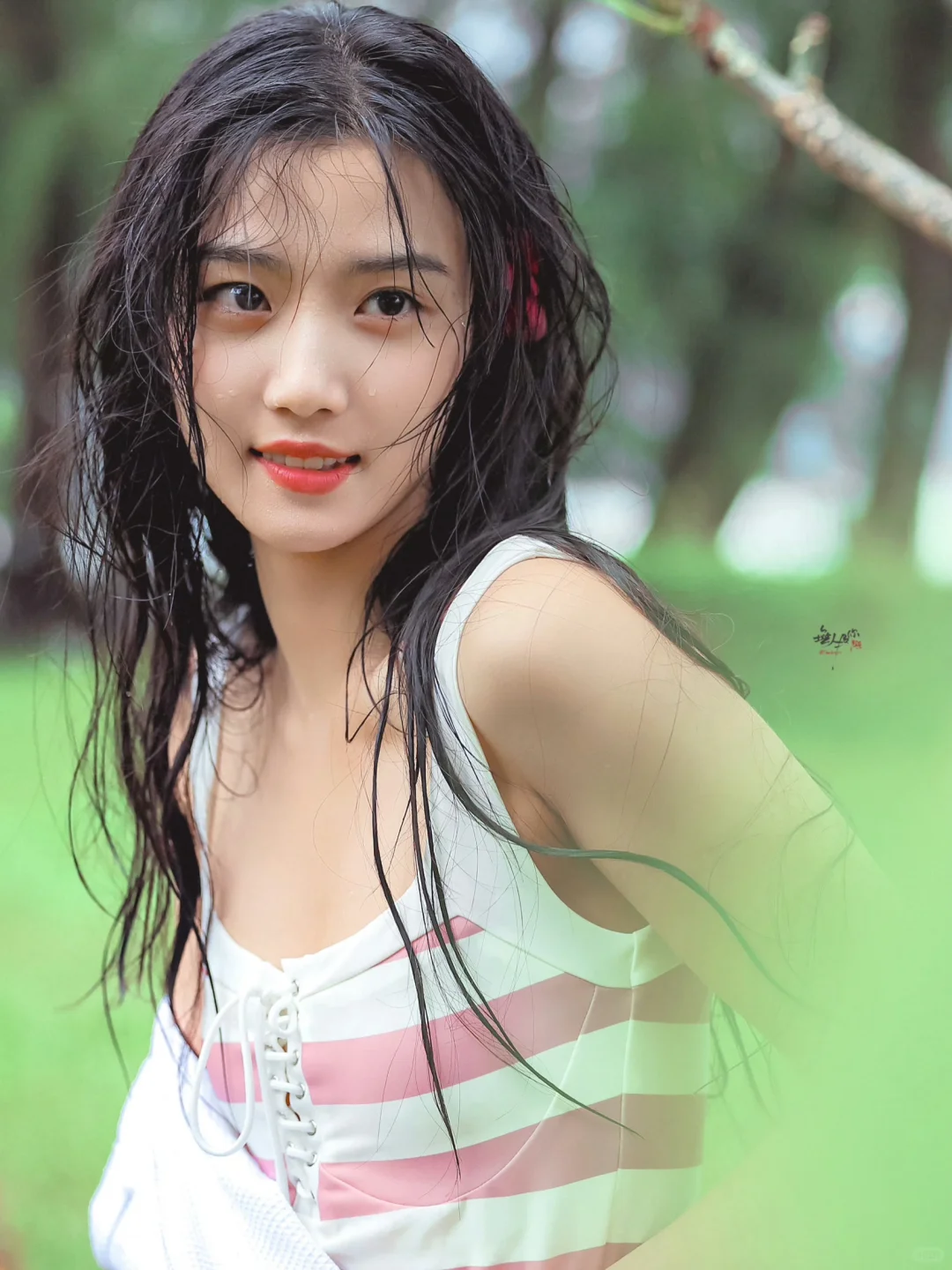 卢昱晓夏日纯欲风,甜妹天花板!