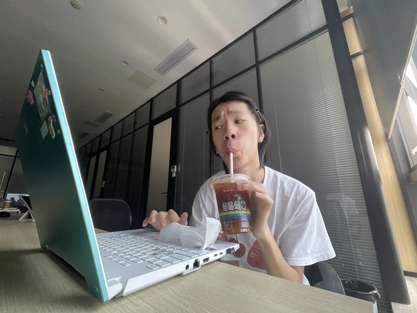 我就这样倒贴实习。