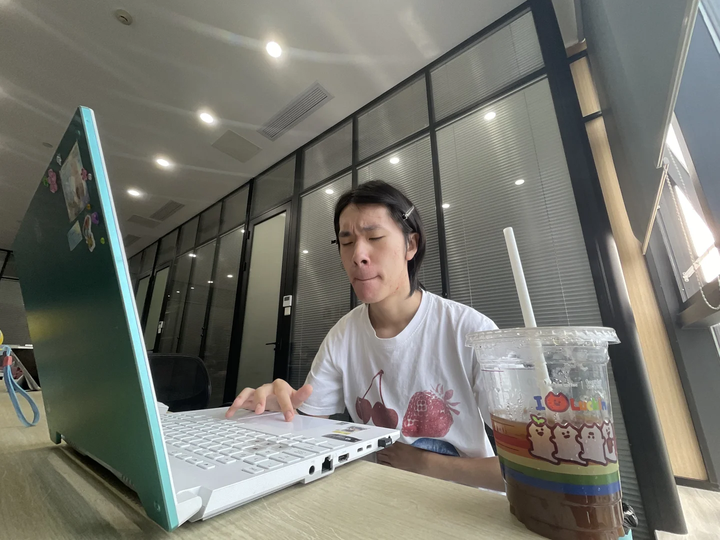 我就这样倒贴实习。