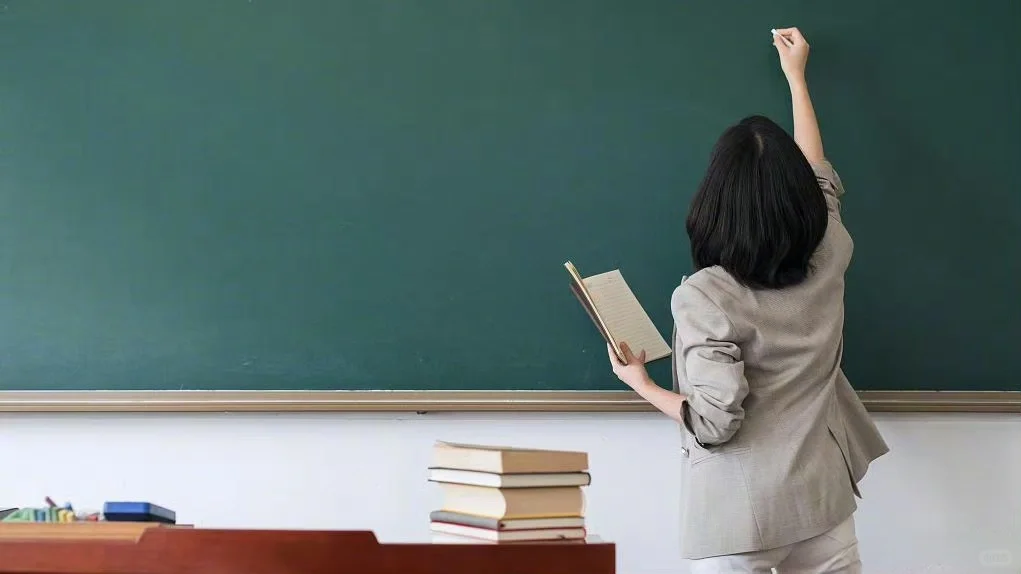 公办中小学招聘不进编教师引关注
