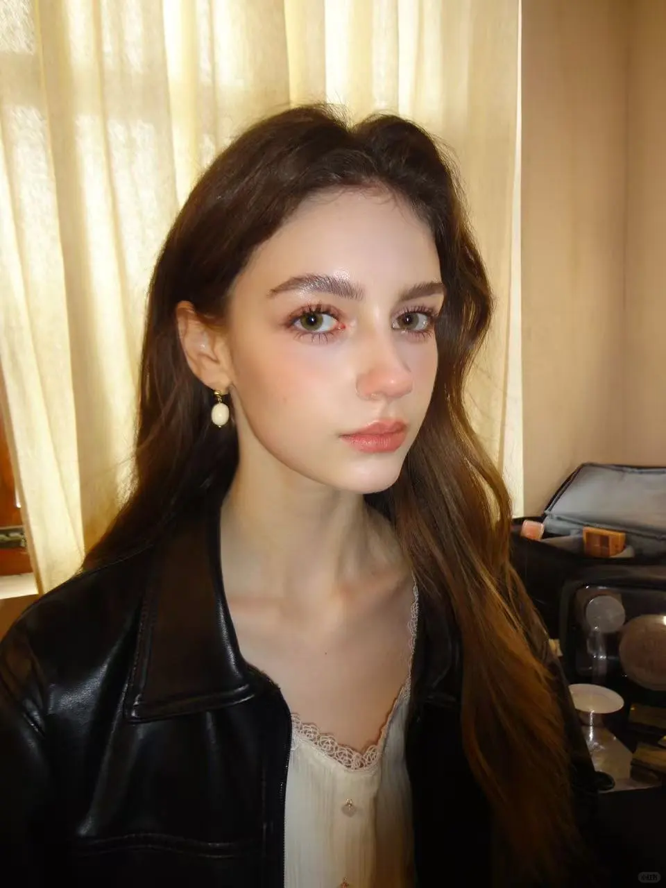 被女我娘娘精心雕琢的脸庞