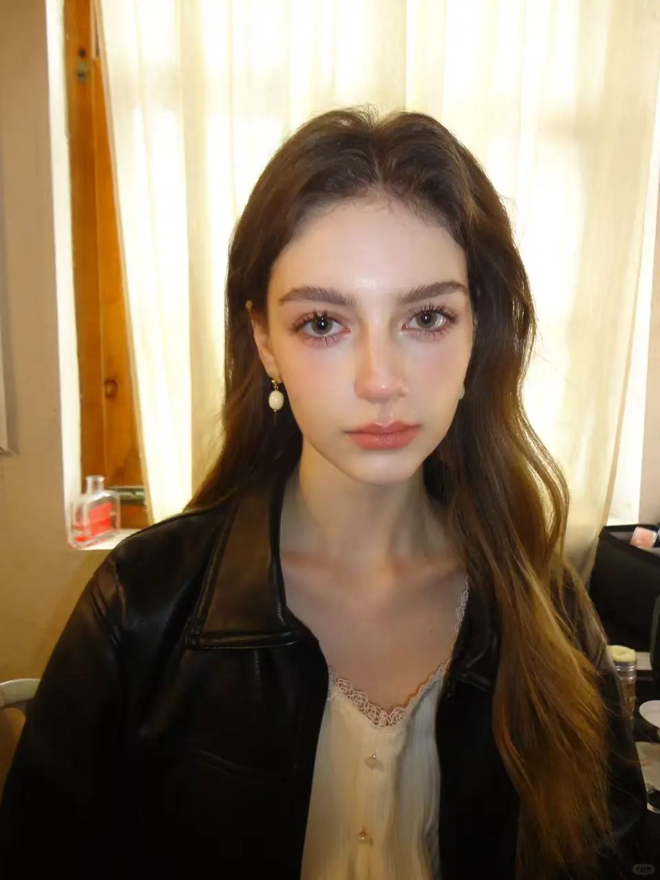 被女我娘娘精心雕琢的脸庞
