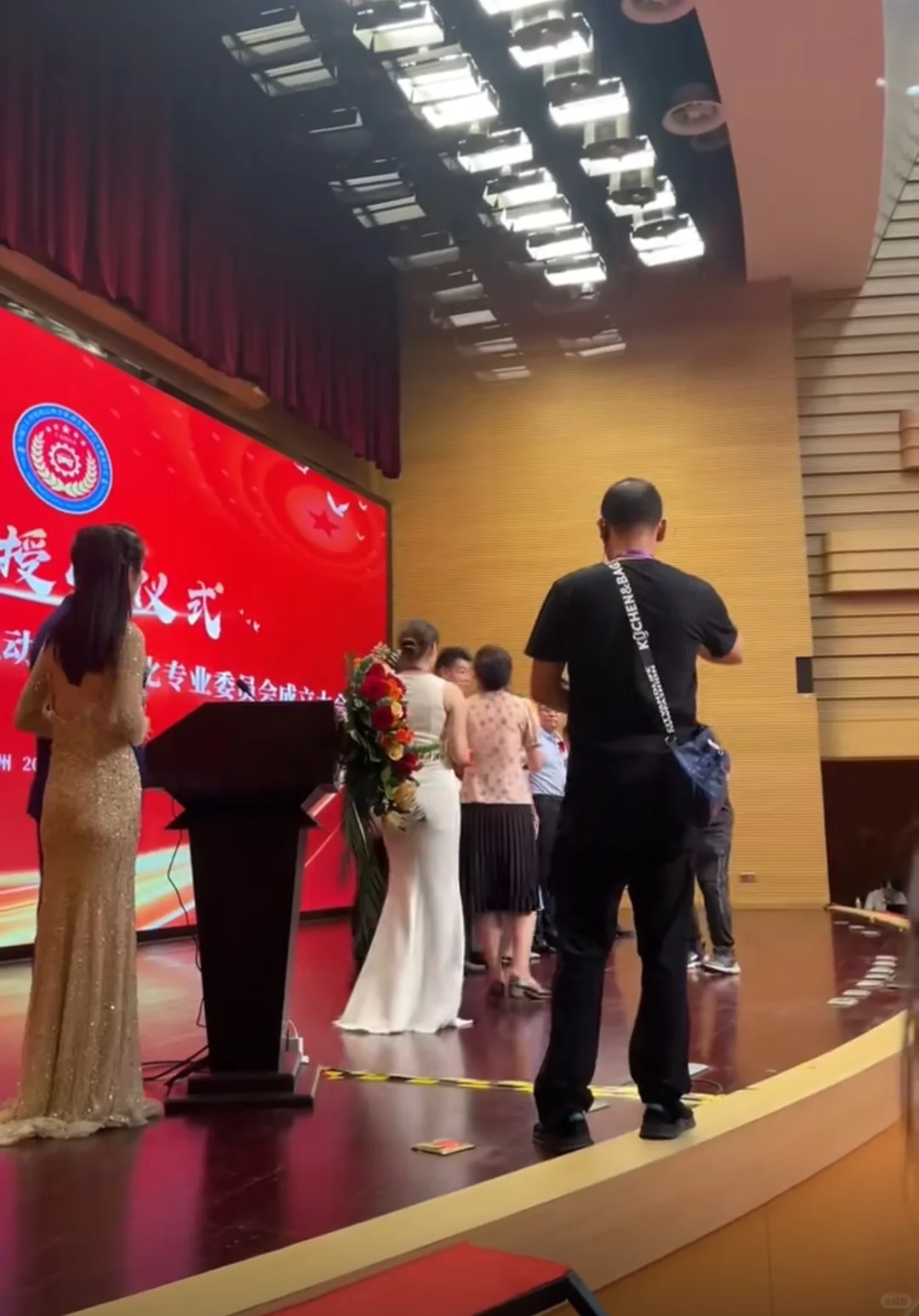 河南姐妹们求帮忙