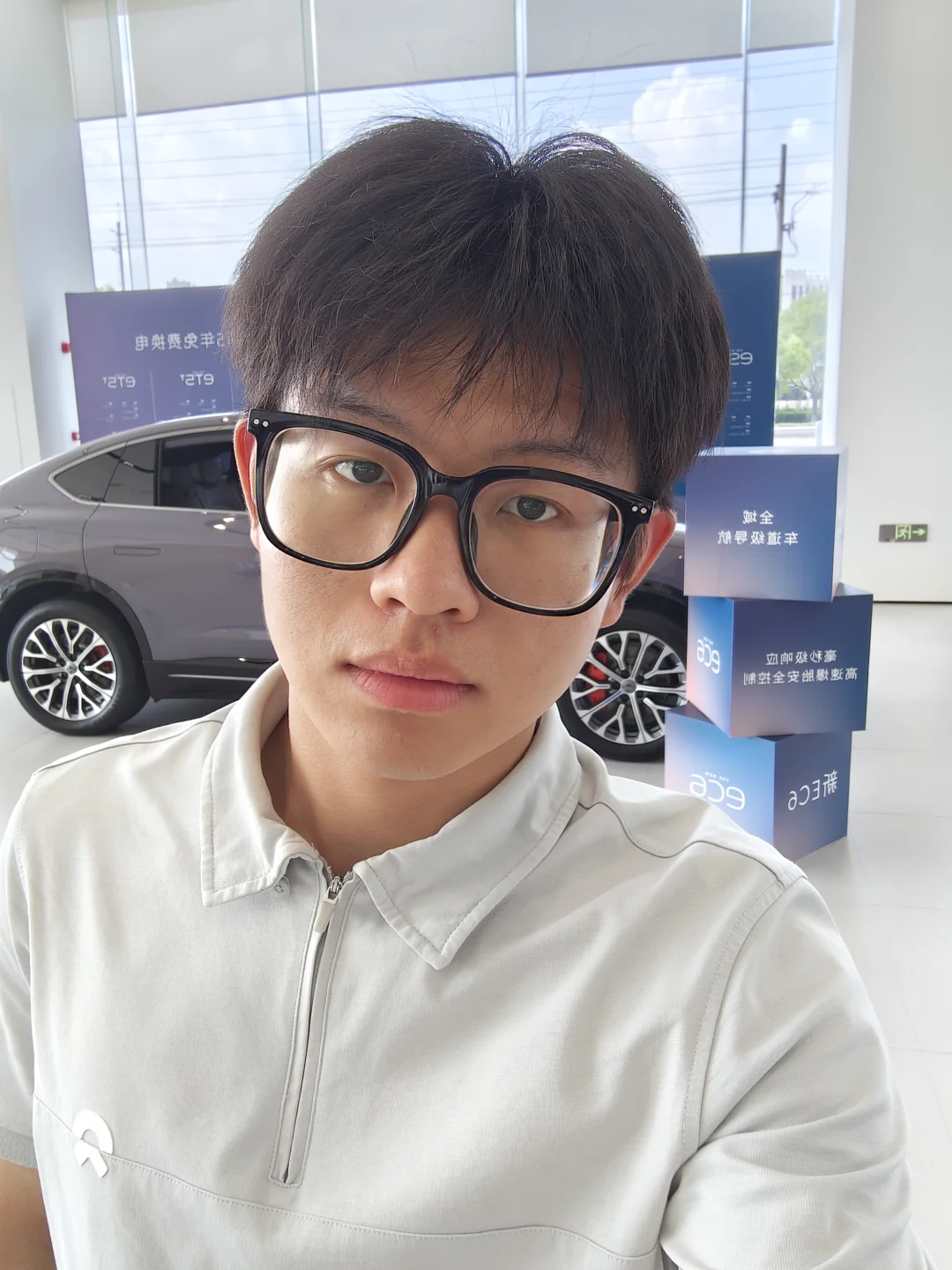 在蔚来做销售靠脸一个月赚4w