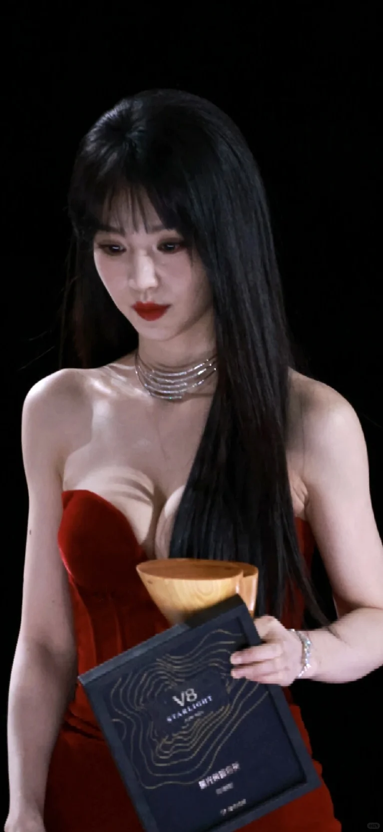 田曦薇｜白到发光的姑娘