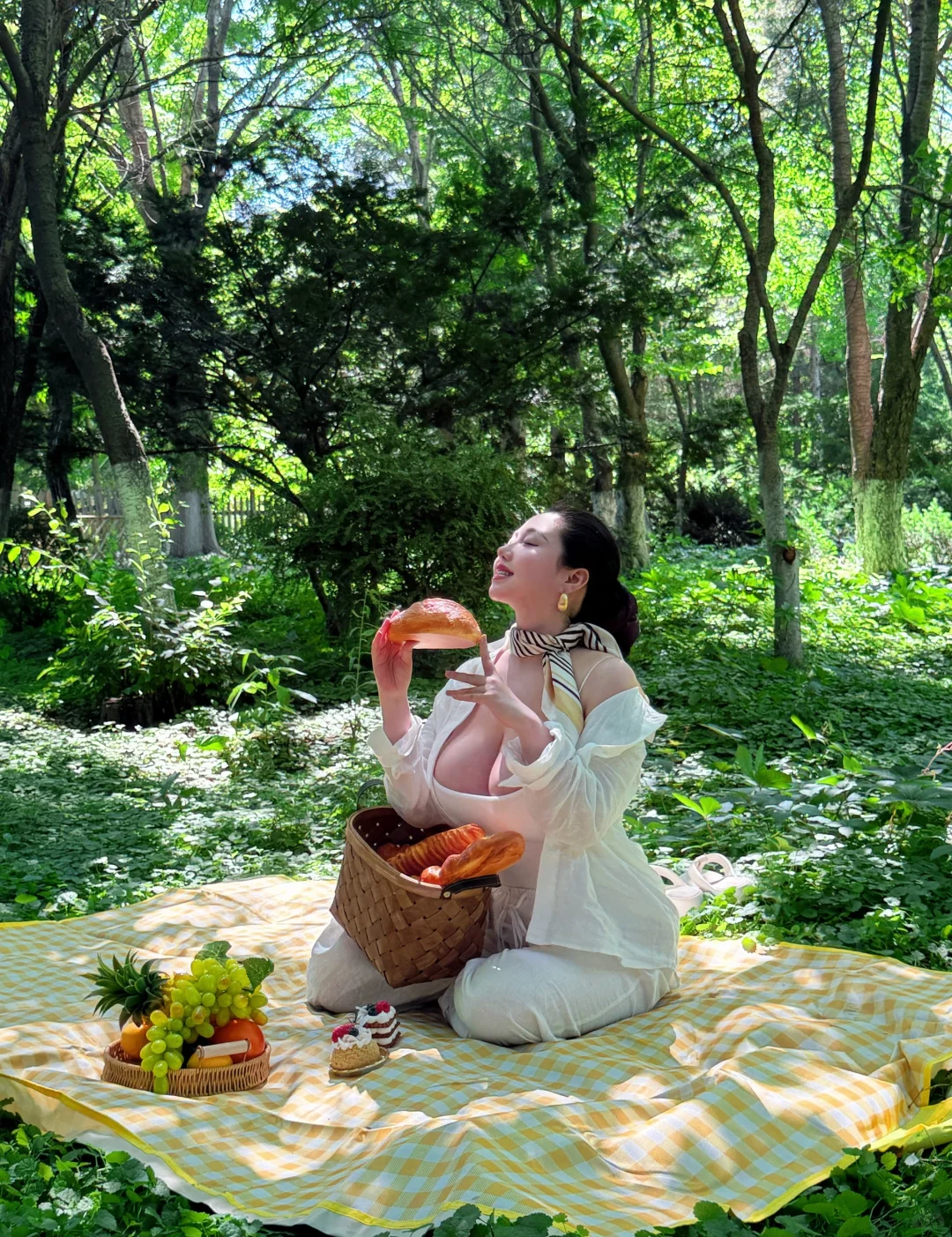 野餐?拍摄（正常棉麻休闲穿搭，无不良引导）