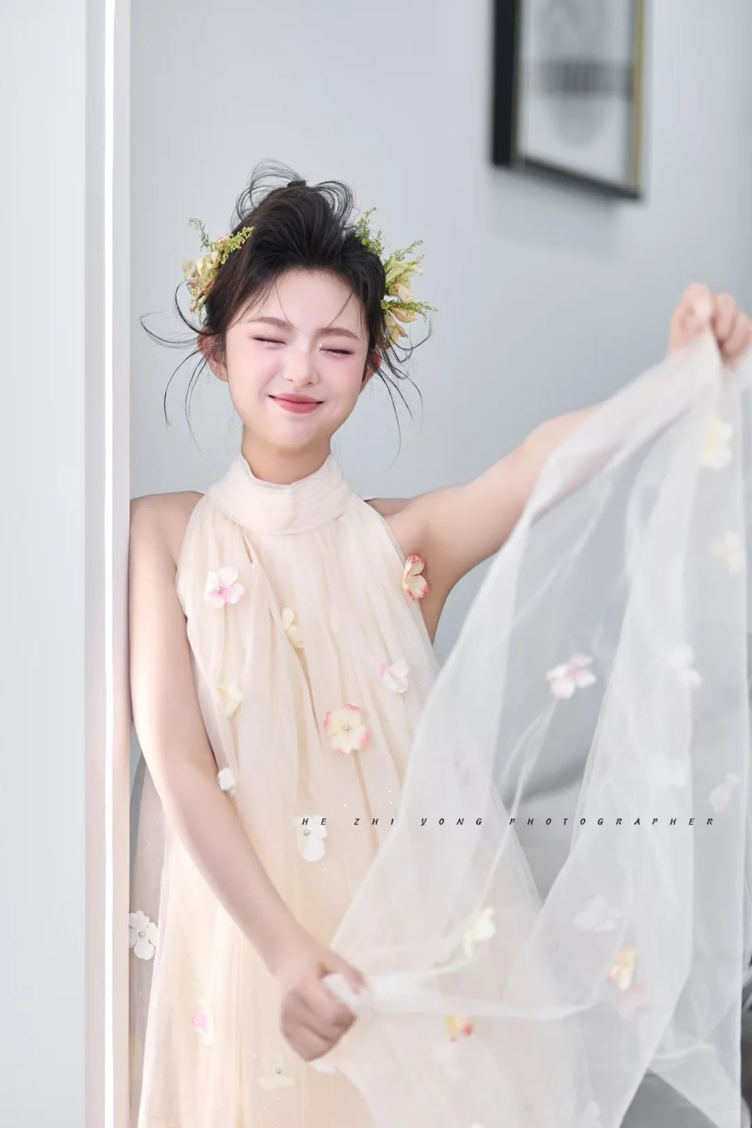 ?把春天的花揉进少女的裙摆里??