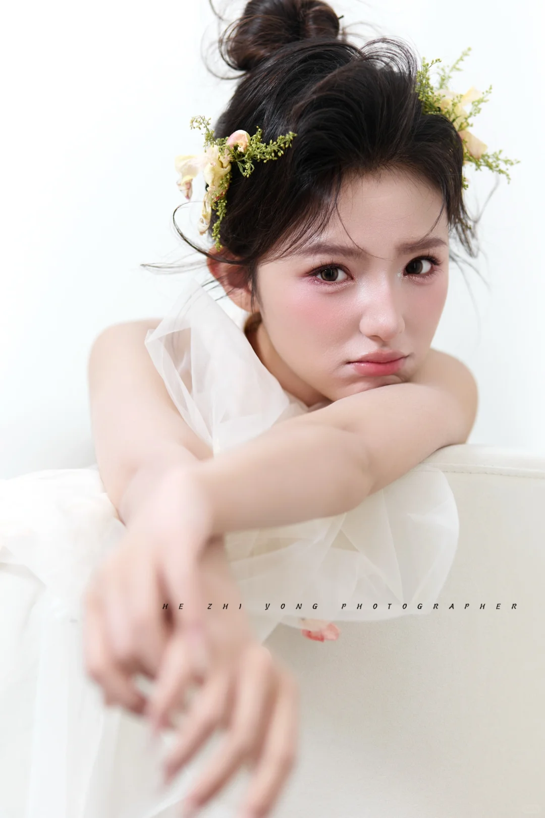 ?把春天的花揉进少女的裙摆里??