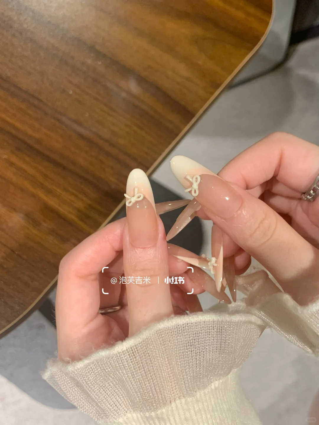 纯欲奶呼呼?清冷系猫眼✨