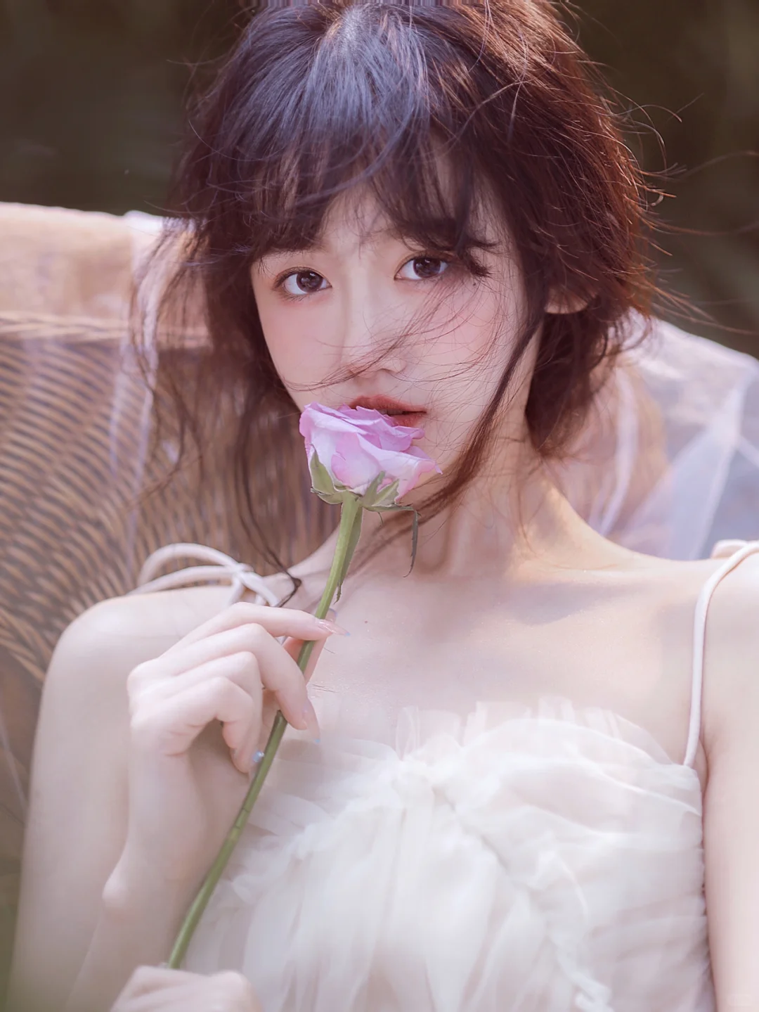 看一眼就沦陷?｜法式慵懒纯欲写真