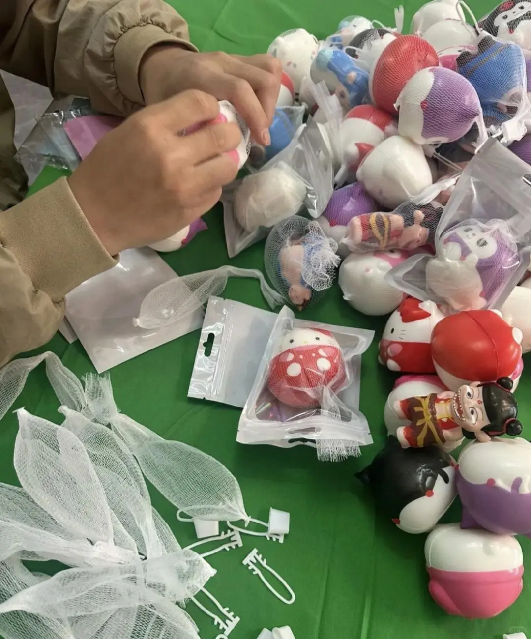 山东玩具厂打包贴标签，急招！