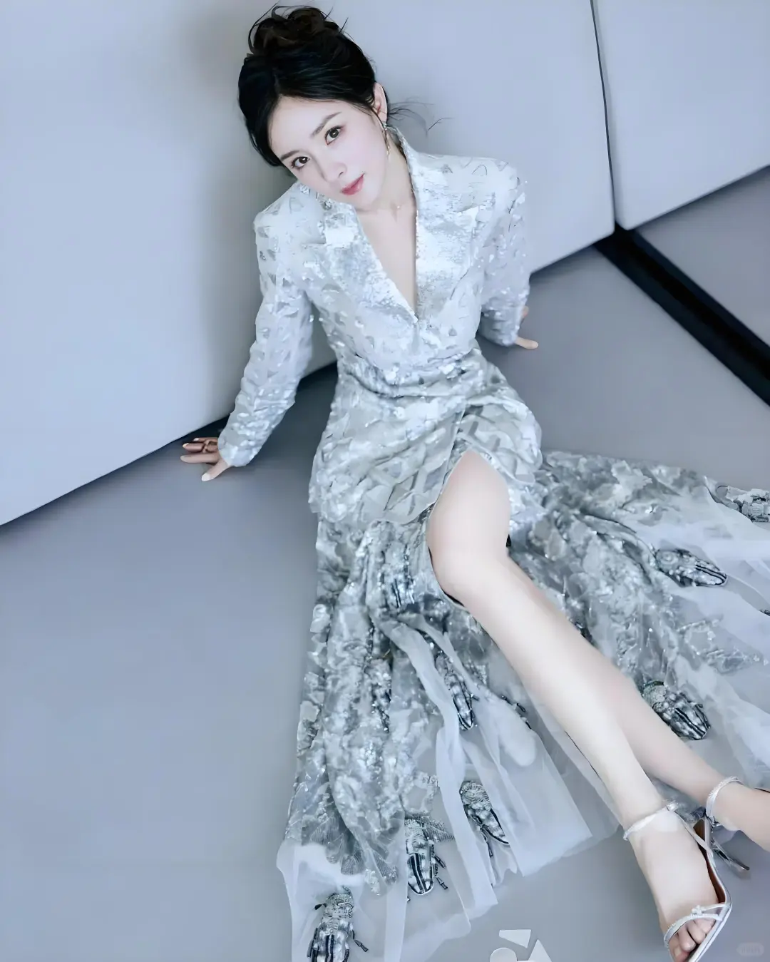 美女欣赏 图片来源网络侵权联系删除