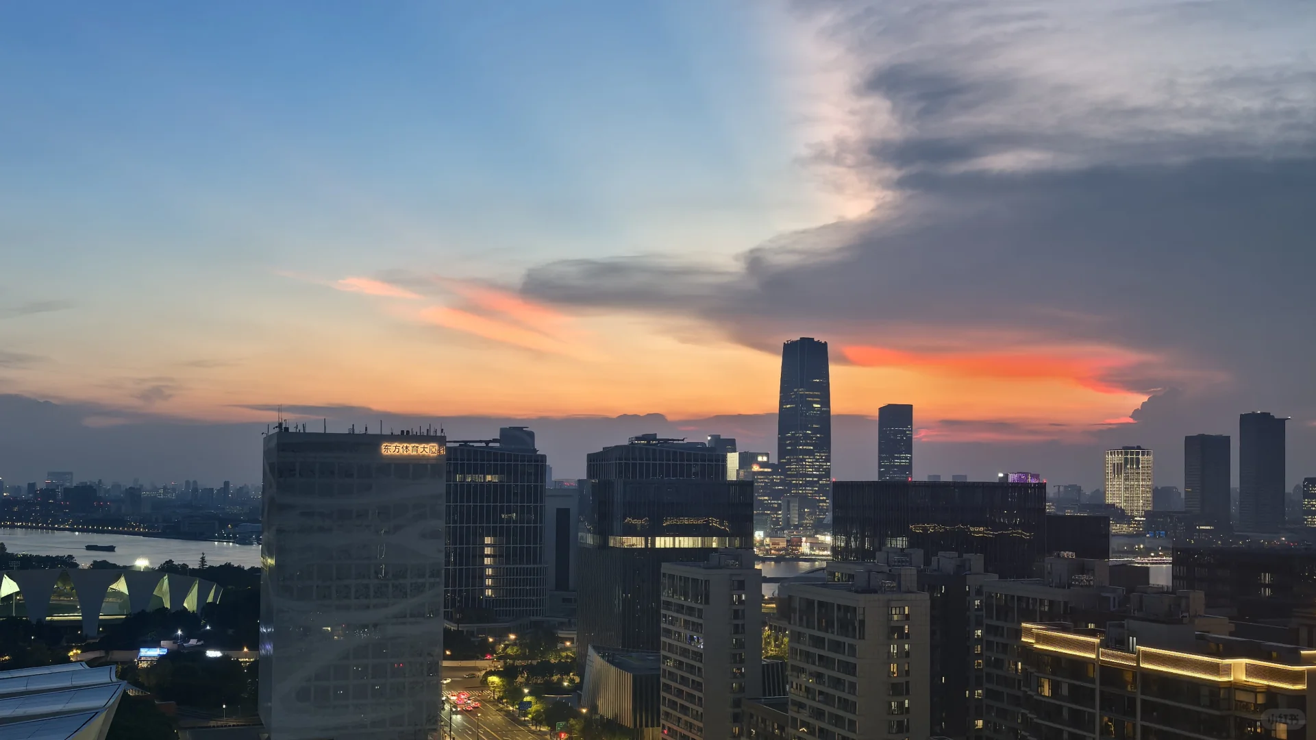 我们公司招出纳了